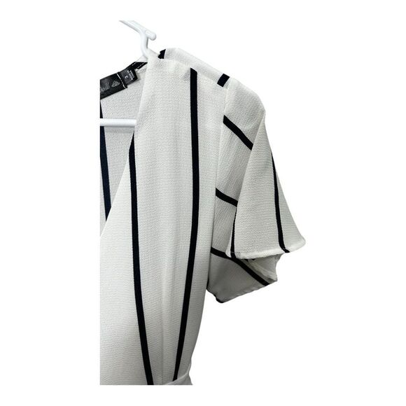 Crystal Doll junior's white and black striped romper size 3 - Picture 11 of 13